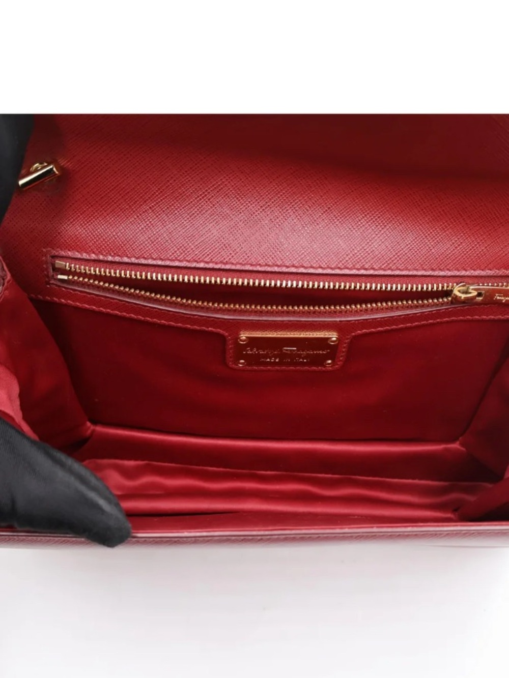 Salvatore Ferragamo Burgundy Leather Vara Bow Crossbody with Gold Chain - Picture 7 of 15